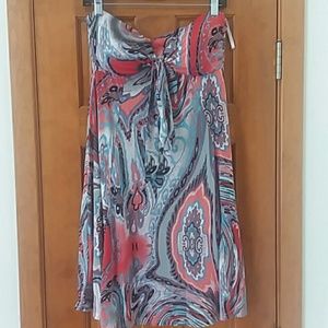 Cute, multiple ways to wear. Like new!! Lightflowy